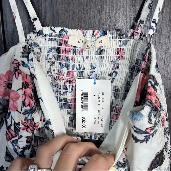 =💙2/$40💙NWT Vanilla Sky Floral Printed Lace Up Crop Top Size Medium - Picture 13 of 16